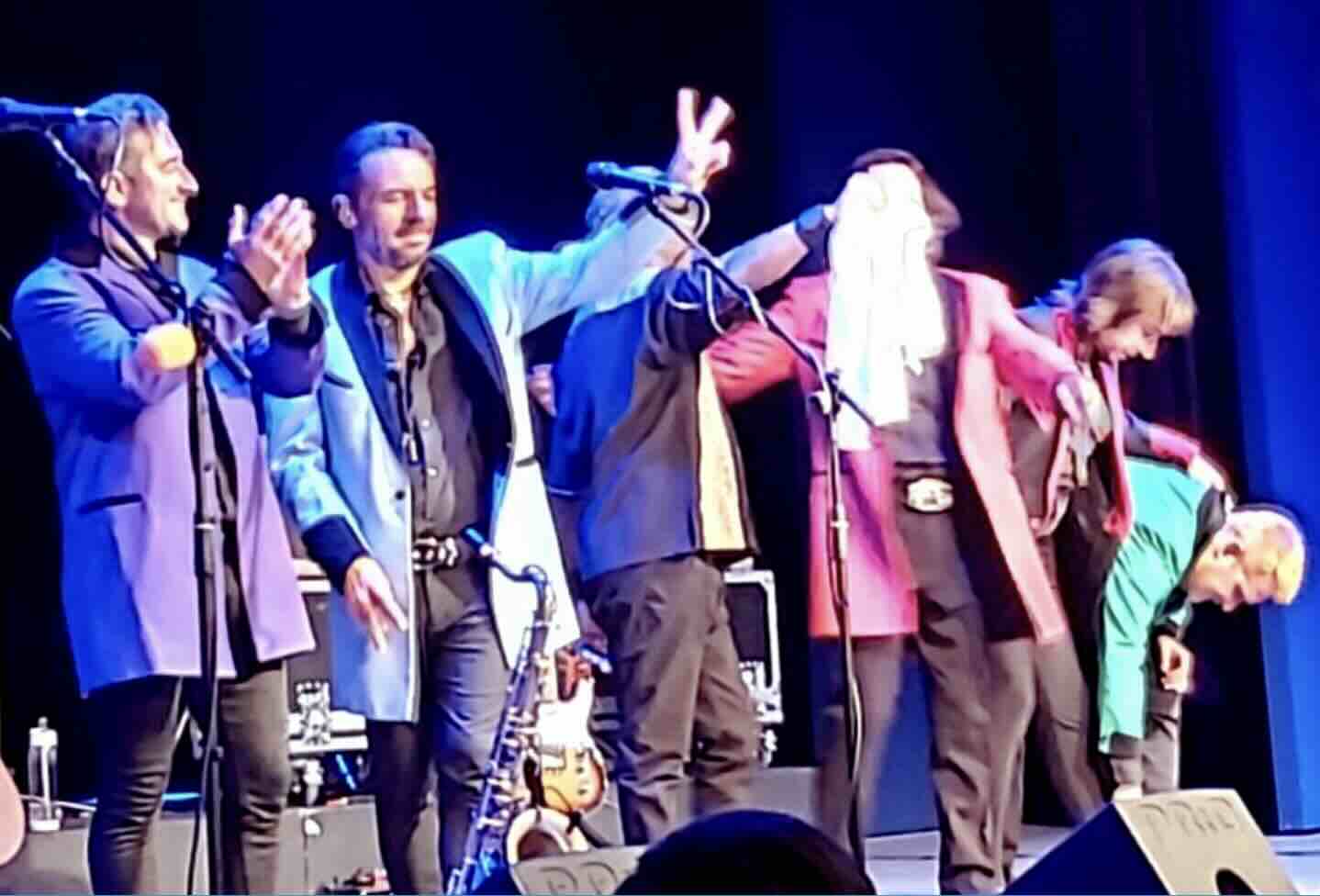 Under The Moon Of Love (Keyboard-Style)